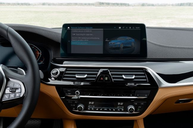 BMW anuncia nova versão inteligente do iDrive