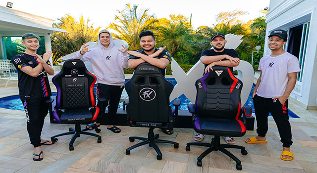 Read more about the article Force One lança linha exclusiva de cadeiras gamer do Fluxo