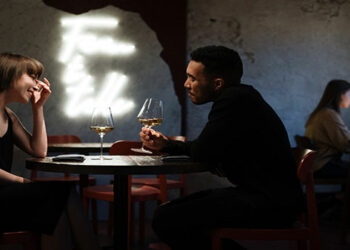 Evite cair em golpes nos apps de relacionamento