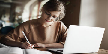 Startup cria tecnologia que dificulta “cola” no EAD