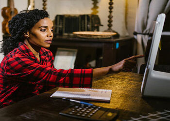 Magalu abre inscrições para curso de TI destinado a mulheres