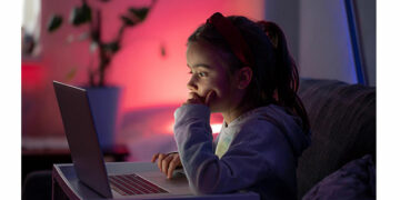 Como proteger crianças e adolescentes no ambiente digital