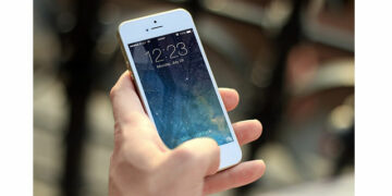 Cuidados na hora de comprar um smartphone seminovo