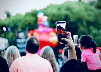 Como proteger os dados do seu celular no carnaval