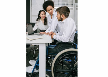 TIM tem vagas de trabalho dedicadas para PCDs