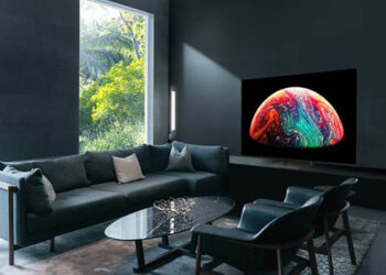 Samsung lança primeira OLED da marca no Brasil