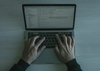 Estudo da Cubos Academy revela interesse de brasileiros pela área de TI