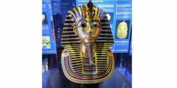 História e tecnologia te levam para tumba de Tutankamon