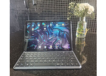 Positivo Vision TAB 10: teclado integrado faz toda diferença