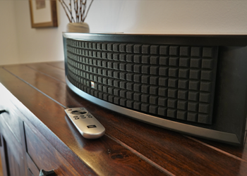 Linha Luxury da JBL amplia portfólio no país