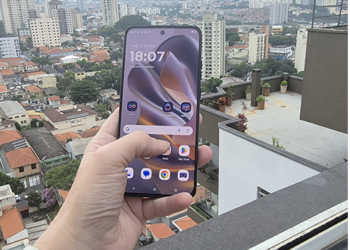 Motorola Edge 50 Neo: resistência militar e poder da IA com muito estilo