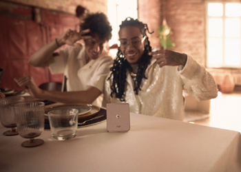 Motorola anuncia celulares com a Cor Pantone do Ano 2025, Mocha Mousse