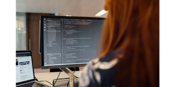 Bolsas de estudo em TI para brasileiros na Jala University