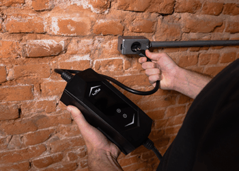 Lity Green Energy: novo carregador bivolt portátil para carros elétricos