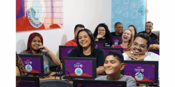 Microsoft e Gerando Falcões lançam curso de IA em periferias