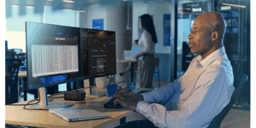 HP foca no trabalho híbrido com novos monitores e estação de IA