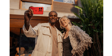 Motorola Edge 60 Neo chega com alta resistência e IA