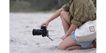 Alpha 7M5 estreia no Brasil com foco em IA e autenticidade