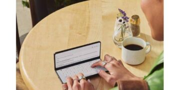 Motorola abre pré-venda de dobrável e traz edição com ouro 24K