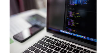 Santander e AWS oferecem bolsas em IA e nuvem para PMEs e Startups
